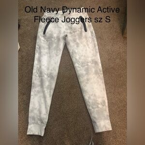 Women’s dynamic athletic old navy fleece white/Gray Fleece Joggers sz small
